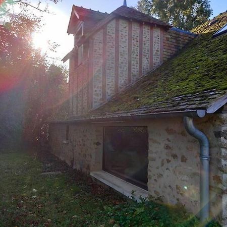 "Reves De Gamins", Gite De Campagne "La Camusiere" Proche Du Pole Europeen Et 24H Champagné Buitenkant foto